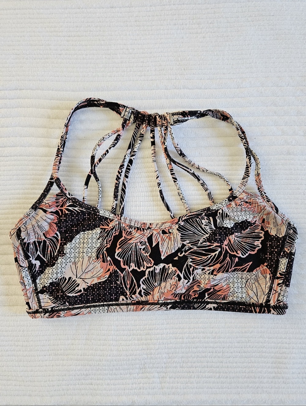 Lululemon - Lighten Up Bra